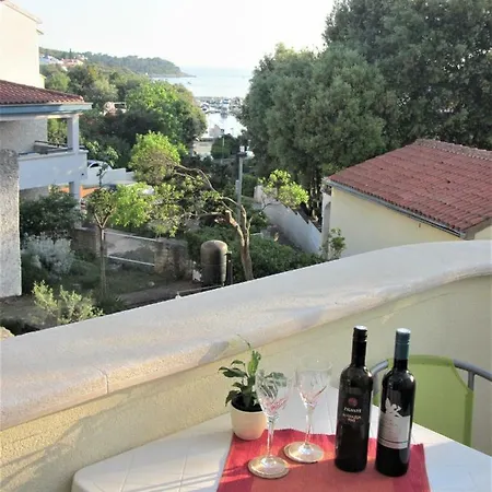 Apartment Martina ---80m From The Sea---