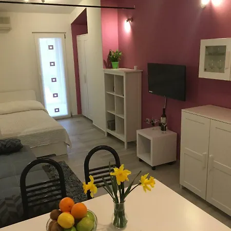 Martina ---80m From The Sea--- * Pula