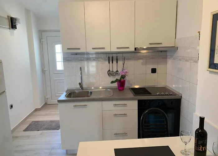 Martina ---80m From The Sea--- Lejlighed Pula