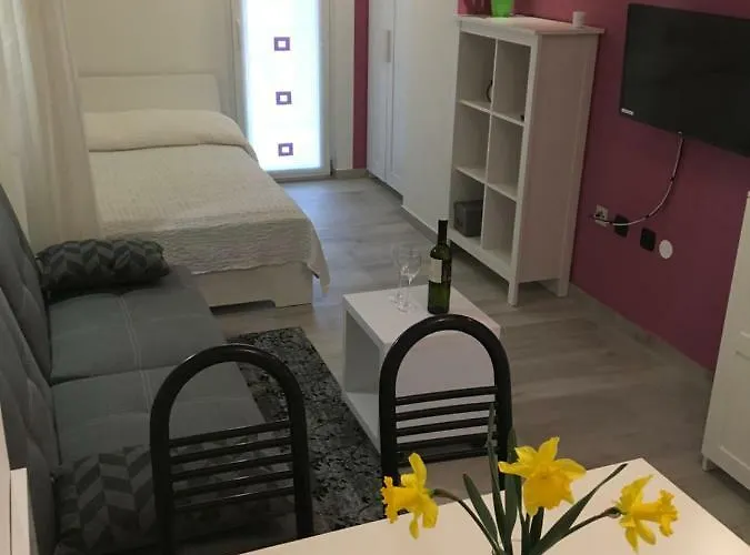 Martina ---80m From The Sea--- Pula