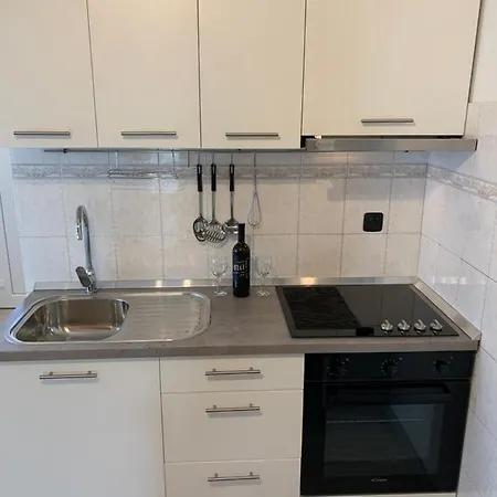 Martina ---80m From The Sea--- 아파트 *