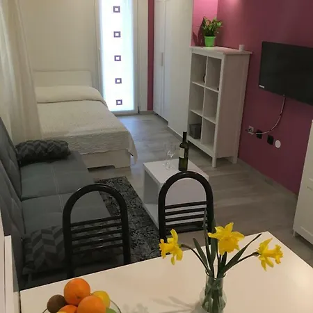 Martina ---80m From The Sea--- 풀라