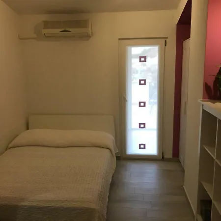 Martina ---80m From The Sea--- * 풀라